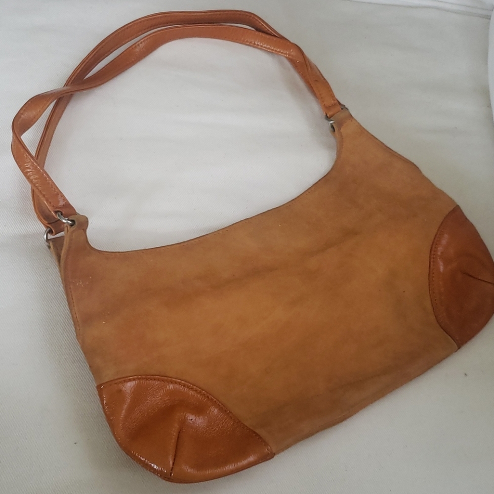 Handbag tangerine suede w/patent leather accents